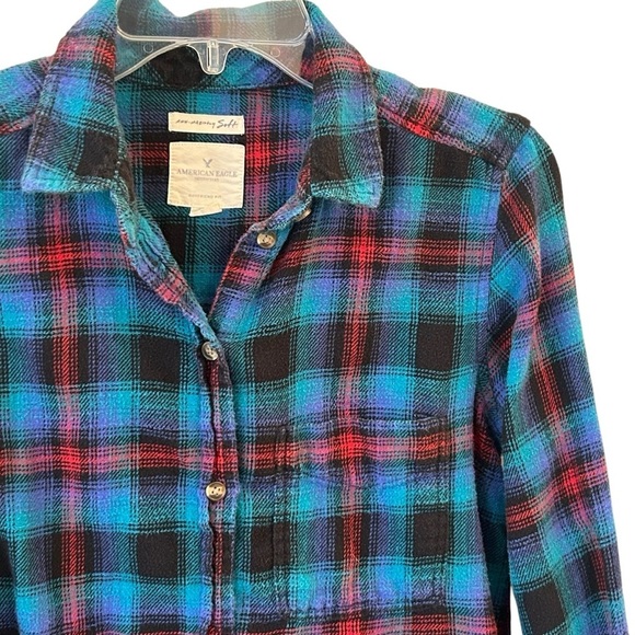 American Eagle Super Soft Boyfriend Fit Blue and Red Plaid Button-Up Flannel 💙 - Picture 3 of 7